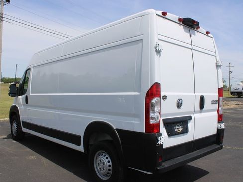 Used 2024 RAM ProMaster 2500 w/ Convenience Group FWD image 7