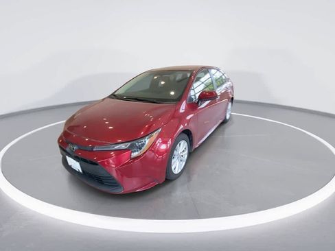 Used 2024 Toyota Corolla LE w/ LE Convenience Package FWD image 4