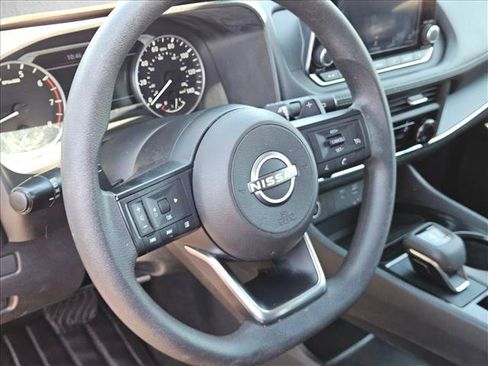 Used 2023 Nissan Rogue S FWD image 9