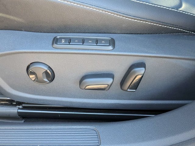 Certified 2025 Volkswagen Jetta SEL FWD image 19