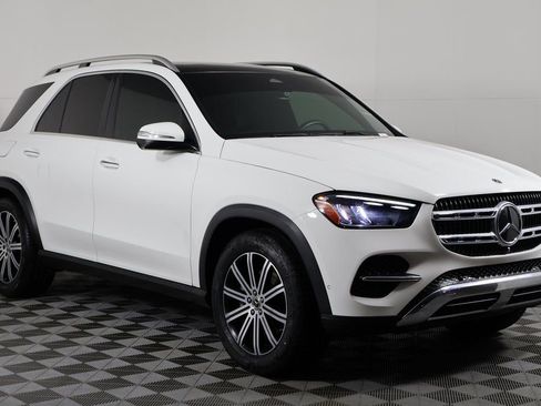 Used 2024 Mercedes-Benz GLE 350 4MATIC image 3
