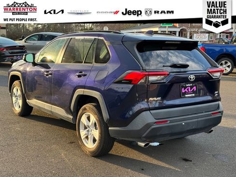 Used 2021 Toyota RAV4 XLE AWD/4WD image 7