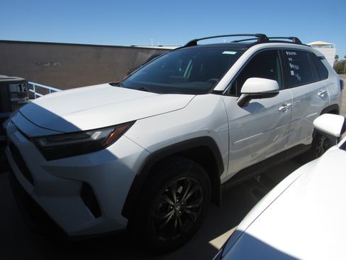 Used 2023 Toyota RAV4 Limited image 1