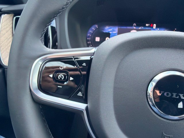 New 2027 Volvo XC60 B5 Plus AWD/4WD image 24