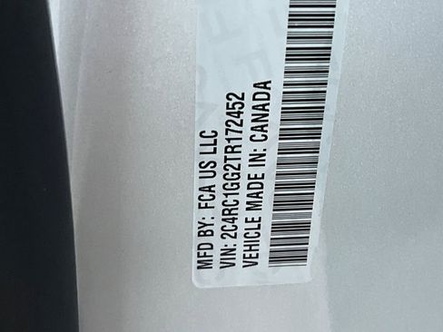 New 2026 Chrysler Pacifica Limited w/ Uconnect Theater Family Group image 30