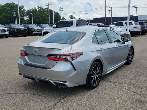 Used 2023 Toyota Camry SE AWD/4WD image 4