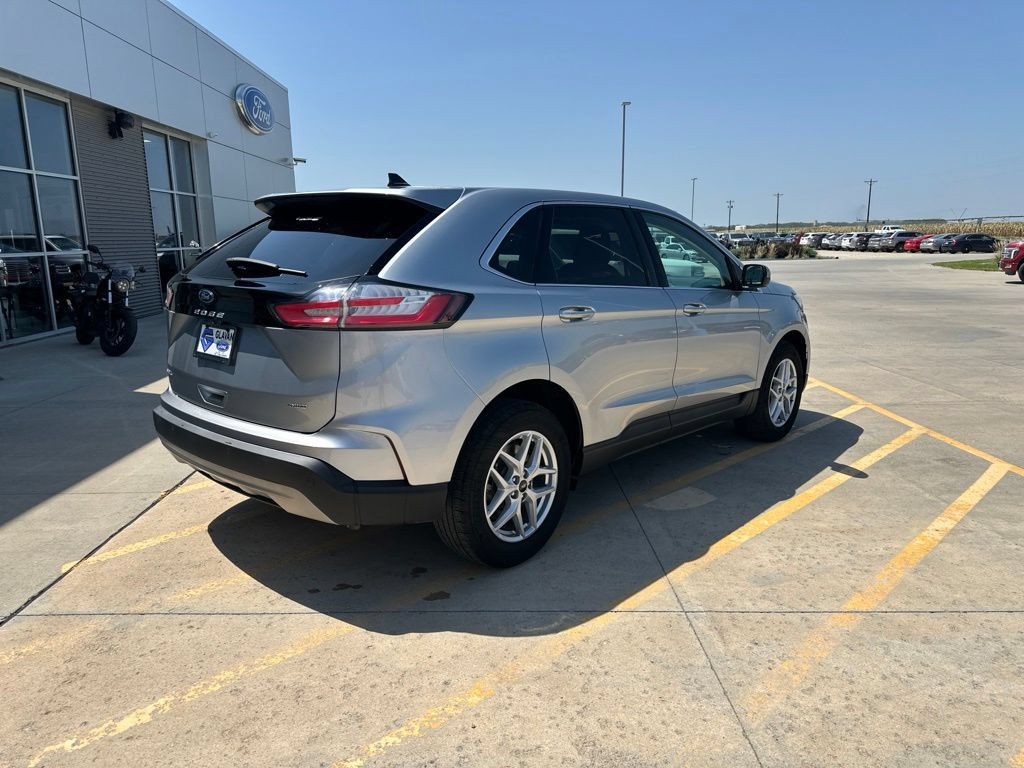 Used 2024 Ford Edge SEL w/ Convenience Package AWD/4WD image 7
