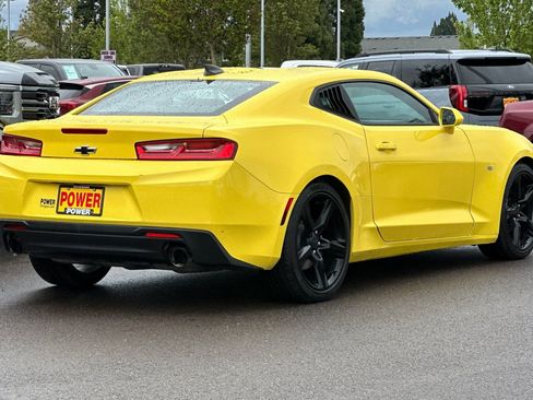 Used 2018 Chevrolet Camaro LT RWD image 4