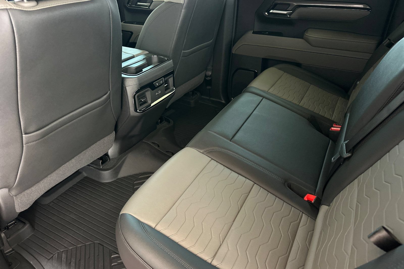 New 2026 Chevrolet Silverado 1500 ZR2 w/ ZR2 Bison Edition AWD/4WD image 12