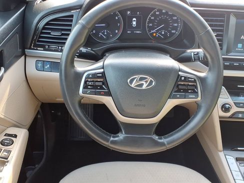 Used 2018 Hyundai Elantra Value Edition FWD image 4