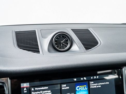 New 2026 Porsche Macan AWD/4WD image 17