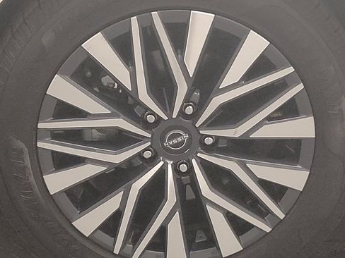 Used 2025 Nissan Altima 2.5 SV FWD image 31