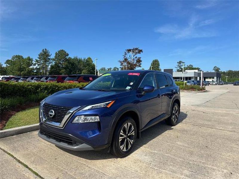 Certified 2023 Nissan Rogue SV image 1