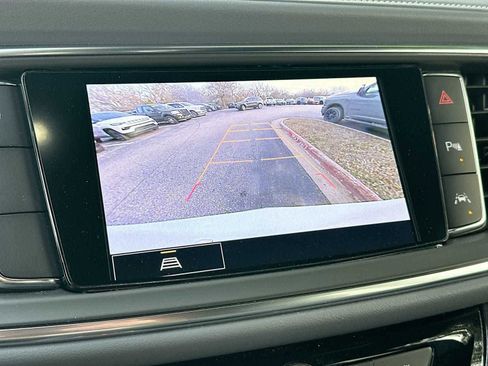 Used 2023 Buick Enclave Essence image 21