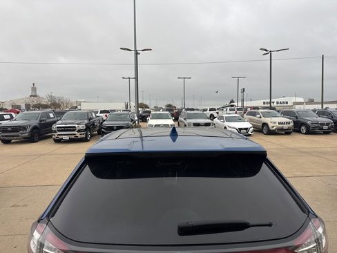 Used 2018 Ford Edge Titanium w/ Technology Package image 6