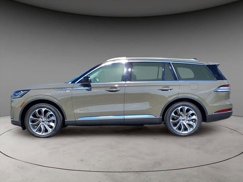 New 2025 Lincoln Aviator AWD w/ Equipment Group 101A image 2