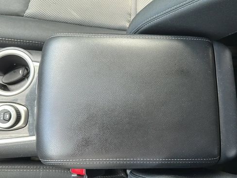 Used 2019 Nissan Pathfinder S AWD/4WD image 40