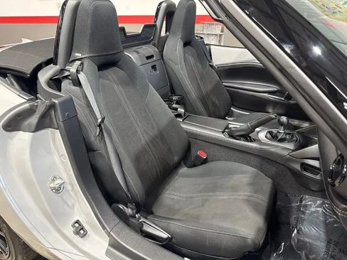 Used 2026 MAZDA MX-5 Miata Club w/ Interior Package RWD image 17