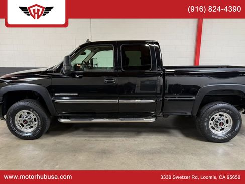 Used 2007 GMC Sierra 2500 SLE w/ Onstar Plus Package AWD/4WD image 3