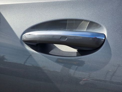 Used 2022 Mercedes-Benz C 300 Sedan image 11