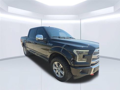 Used 2017 Ford F150 Platinum w/ Equipment Group 701A Luxury AWD/4WD image 9