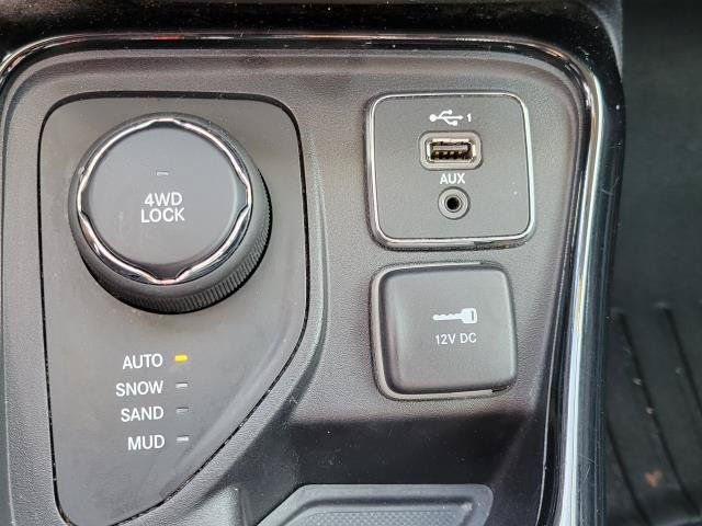 Used 2019 Jeep Compass Limited AWD/4WD image 29