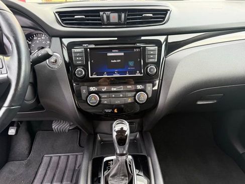 Certified 2022 Nissan Rogue Sport SV image 21