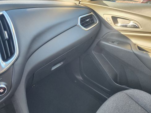 Used 2024 Chevrolet Equinox LT image 36