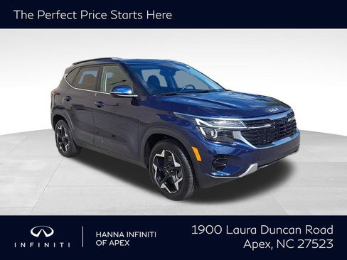 Used 2024 Kia Seltos EX AWD/4WD image 1