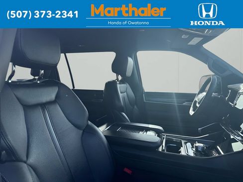 Used 2024 Jeep Wagoneer Series II w/ Flexible Seating Group AWD/4WD image 20
