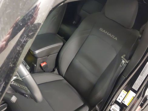 Used 2019 Jeep Wrangler Unlimited Sahara w/ Safety Group AWD/4WD image 22