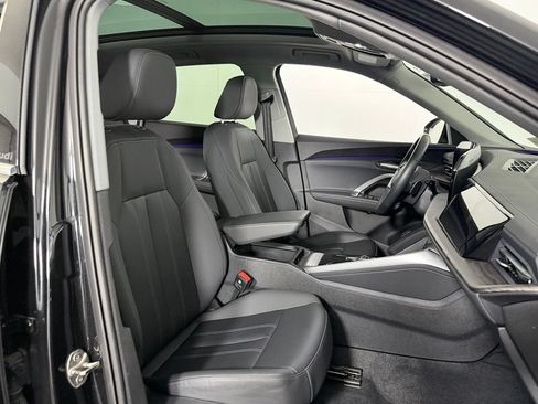 Used 2025 Audi Q5 Premium w/ Convenience Package AWD/4WD image 30