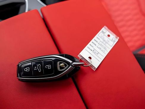 Used 2022 Lamborghini Urus image 62