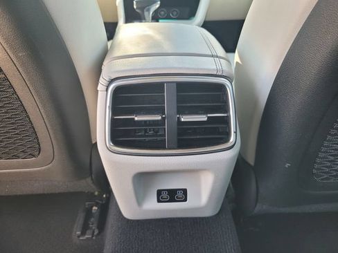 Used 2024 Genesis G70 2.5T AWD/4WD image 17