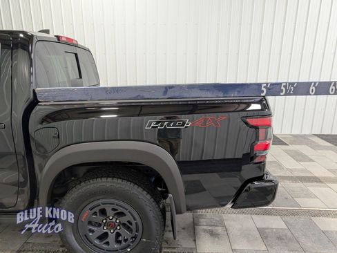 Used 2026 Nissan Frontier PRO-4X w/ Pro-4x Convenience Package image 3