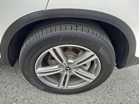 Used 2021 Mercedes-Benz GLC 300 GLC 300 4MATIC w/ Premium Package image 11