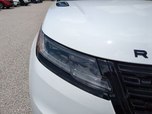 New 2026 Land Rover Range Rover Velar Dynamic SE image 9