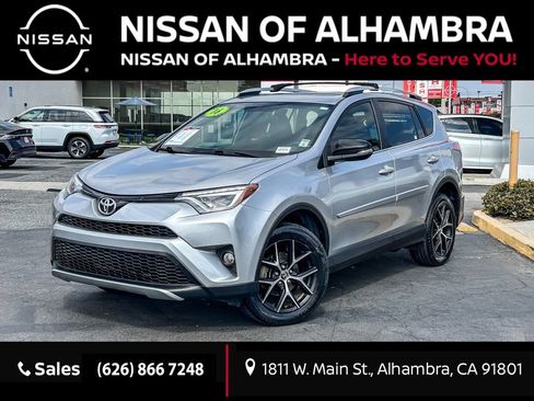Used 2016 Toyota RAV4 SE FWD image 1