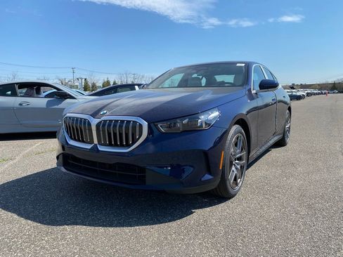 New 2026 BMW 530i xDrive AWD/4WD image 1