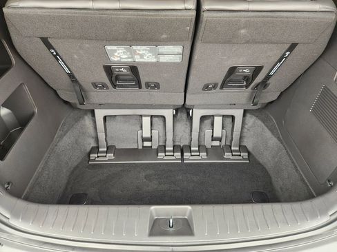 New 2026 Kia Carnival EX FWD image 24
