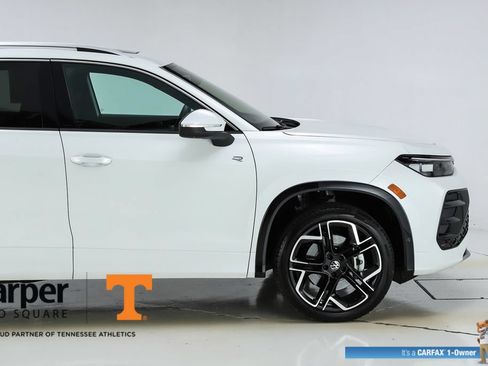 Used 2025 Volkswagen Tiguan SEL R-Line AWD/4WD image 51