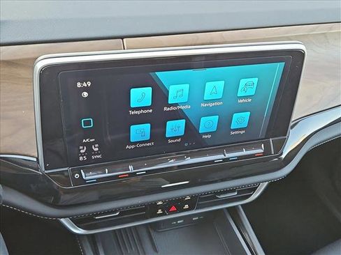 Used 2025 Volkswagen Atlas SE FWD image 14