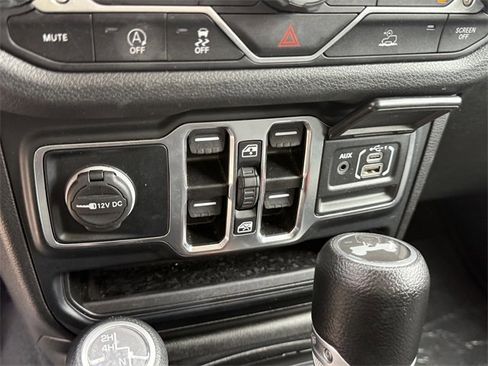 Used 2024 Jeep Wrangler Sport S image 15