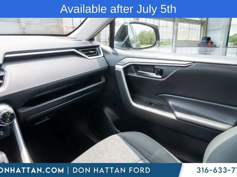 Used 2024 Toyota RAV4 XLE FWD image 16