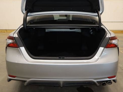 Used 2022 Toyota Camry SE image 8