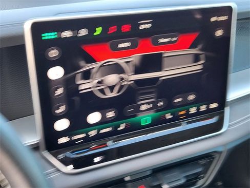 New 2026 Volkswagen Tiguan SE image 16