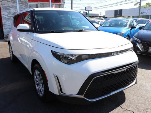 Used 2023 Kia Soul LX FWD image 7
