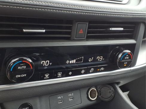 Used 2025 Nissan Rogue SV FWD image 15