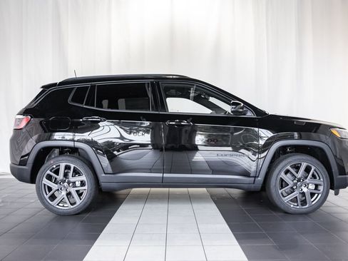 New 2025 Jeep Compass Limited w/ Sun & Sound Group image 3