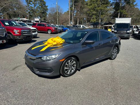 Used 2018 Honda Civic EX image 1